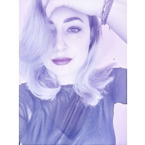 Meet your Posher, Claire